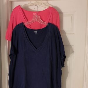 Avenue Short Sleeve V-Neck Tops - Navy and Coral (Bundle)